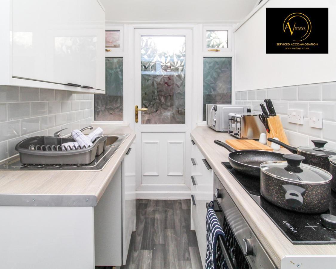 Modern House By Av Stays Short Lets & Serviced Accommodation St Helens St Helens  Bagian luar foto