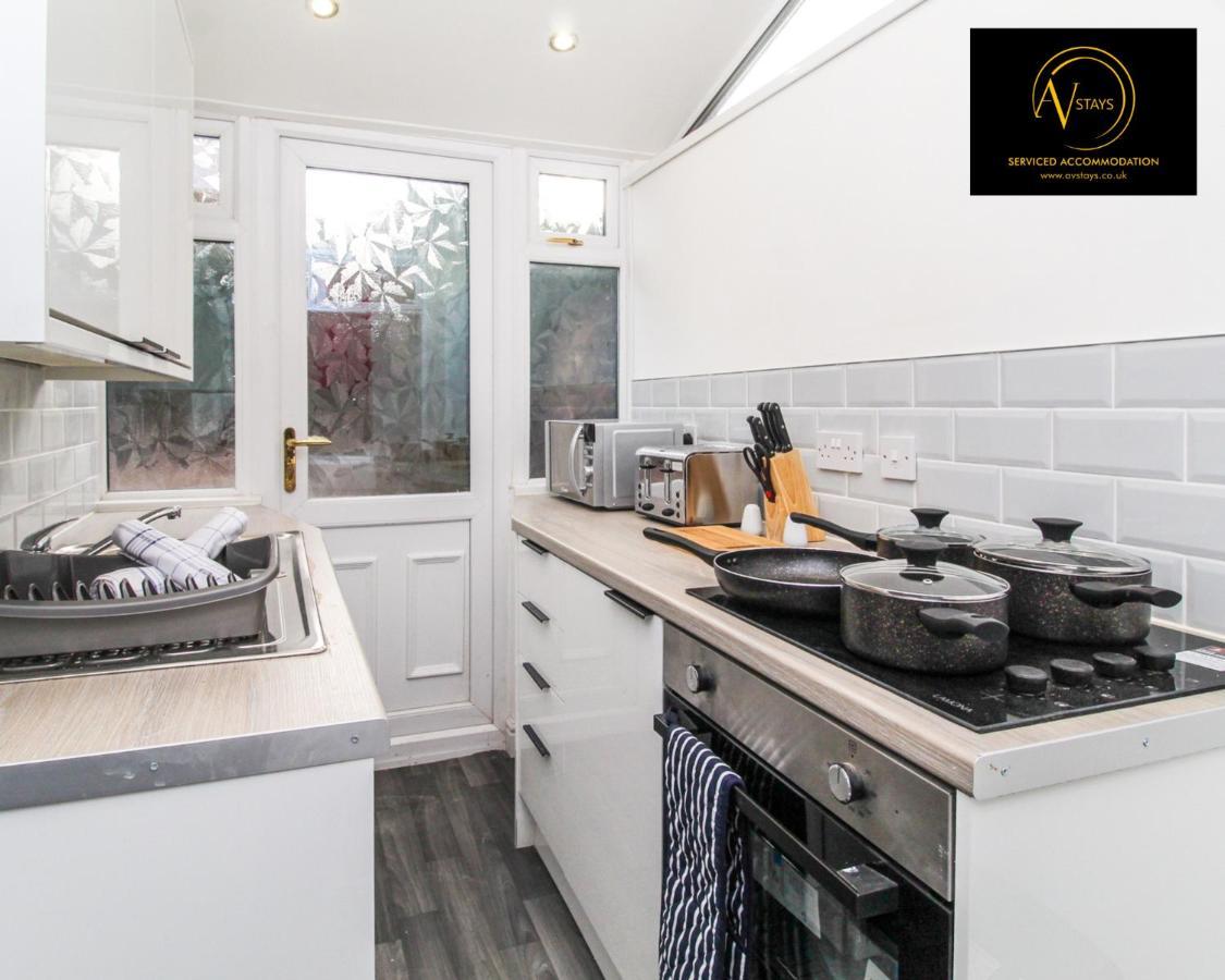 Modern House By Av Stays Short Lets & Serviced Accommodation St Helens St Helens  Bagian luar foto